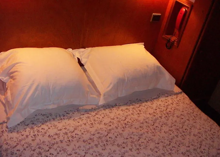 Hotel De Bordeaux 2*